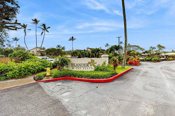 Begin Your Hawaiian Vacation Here