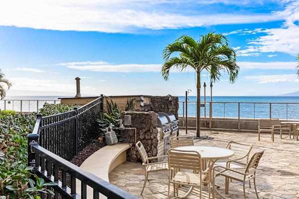 Open Air Dining By The Ocean