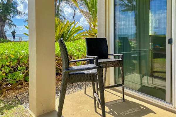 Private lanai with outdoor seating
