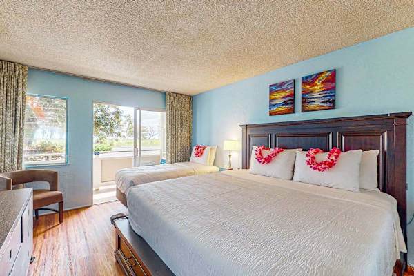 Master bedroom with king bed, single bed and a fold up crib for your use.