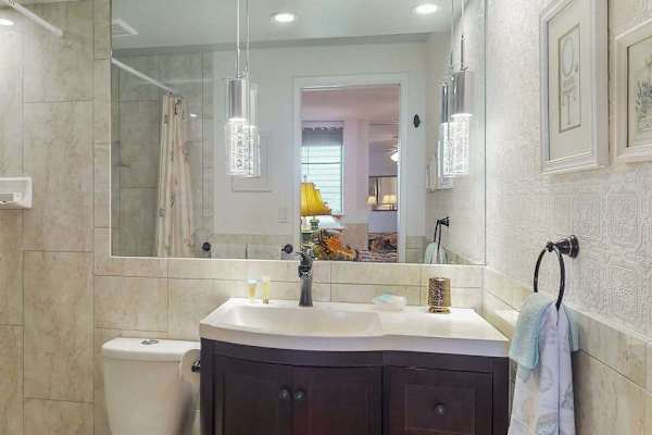 Modern Vanity With Resort Style