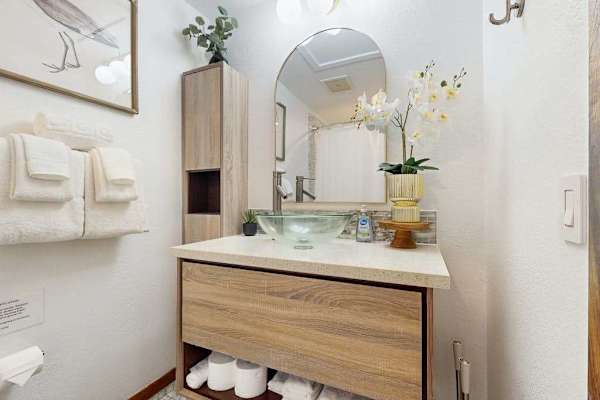 Elegant Full Bathroom With Stylish Vanity