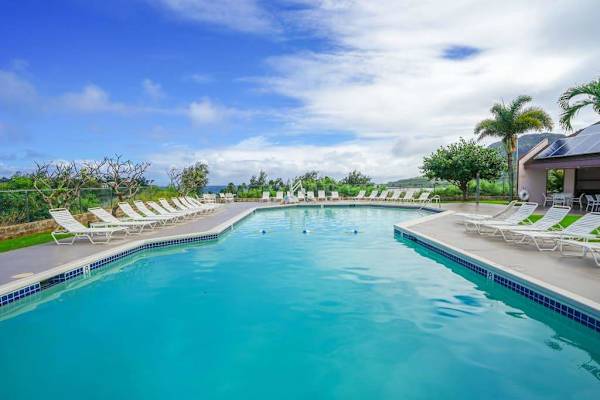  Resort-style pool overlooking the beautiful Pacific Ocean