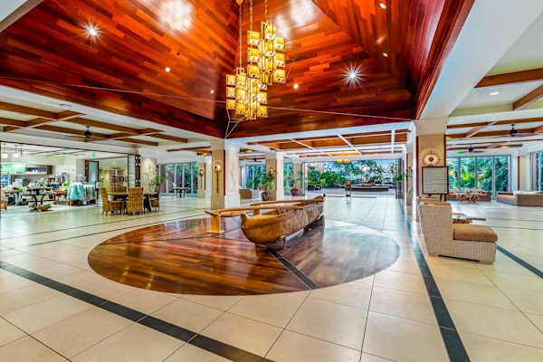 Luxury Arrival Experience With Tropical Charm