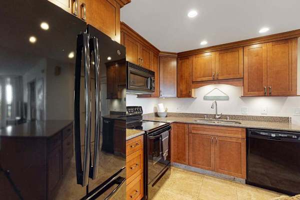 Full kitchen with modern appliances for easy cooking