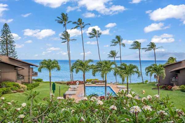 Mahina Surf Resort 
