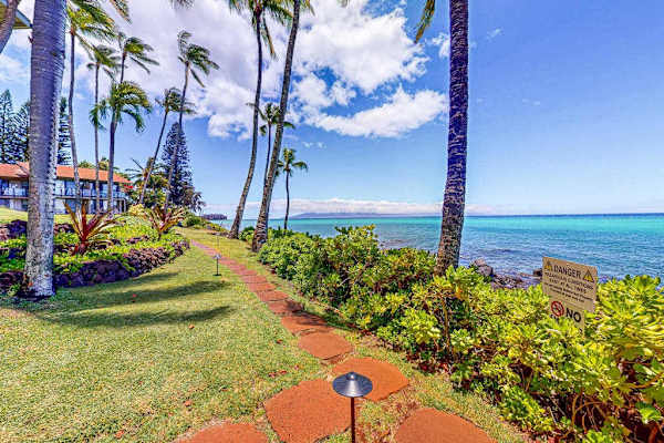 Mahina Surf Resort tropical property views.