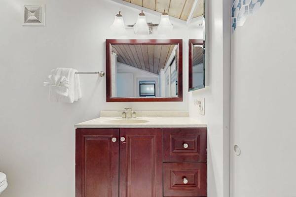 Fresh Bathroom With Vanity