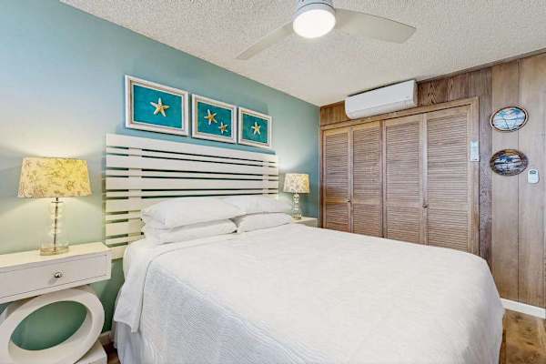 Primary Suite with queen bed and en suite bathroom