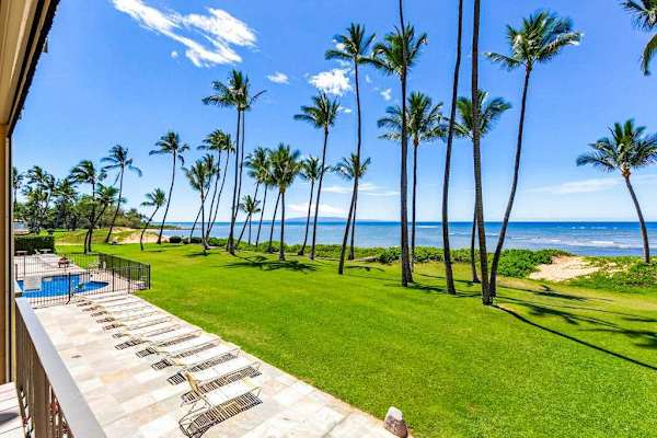 Beachfront Lawn Steps From The Sand