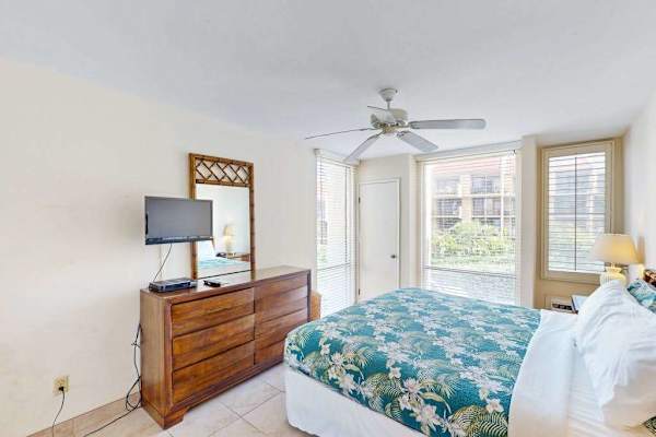 Bright Bedroom With Tropical Charm