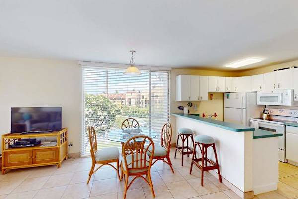 Open Dining Near The Kitchen