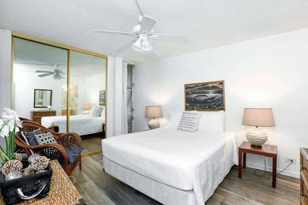 Guest bedroom with queen bed.