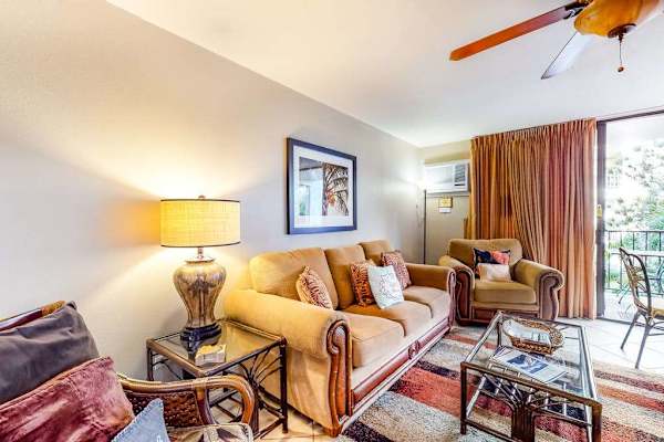 Cozy living area with comfortable seating and warm island décor
