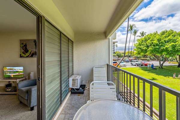 Relax On Your Private Garden Lanai