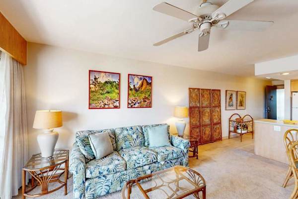 Comfortable Lounge With Island Style