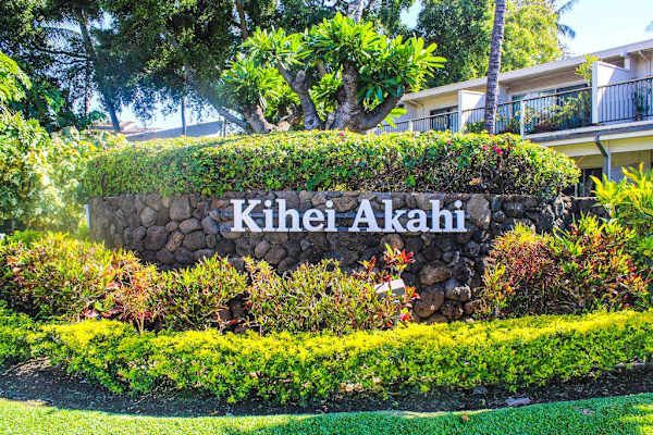 Kihei Akahi Entrance Signage & Landscaped Garden