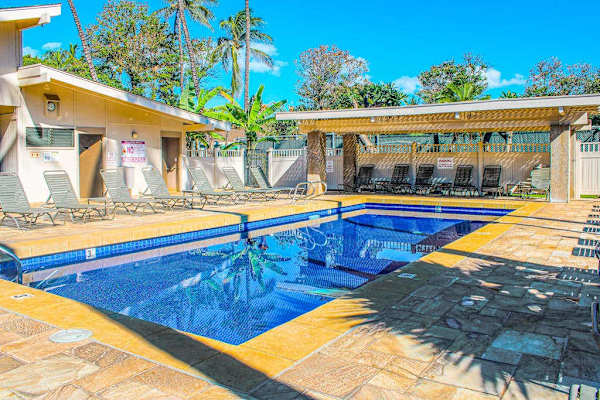 Resort-Style Swimming Pool & Covered Patio Lounge Area