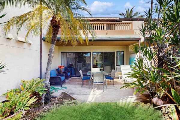 Charming Outdoor Seating Retreat