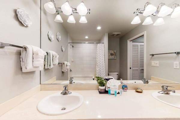 Double Vanity Bathroom Suite