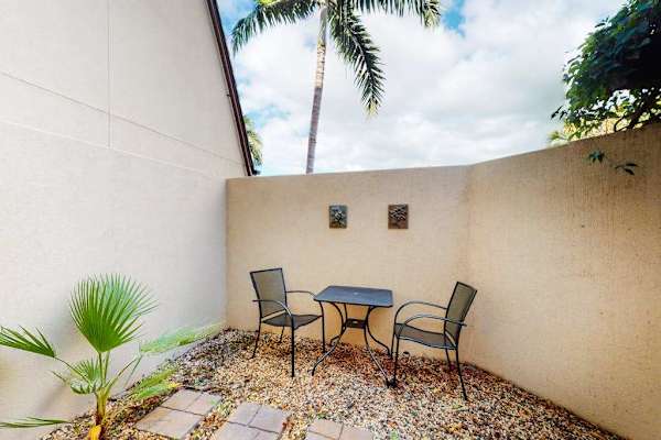 Private Courtyard Seating Nook (