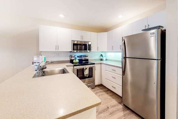 Modern Kitchen With Breakfast Bar