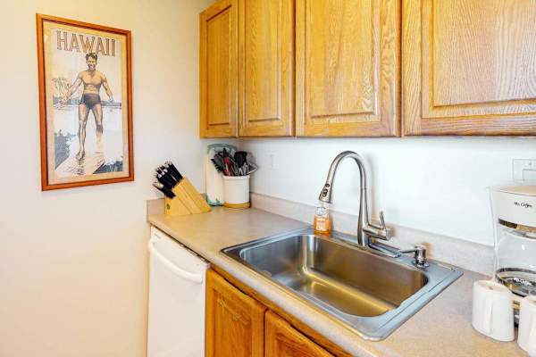 Fully stocked kitchen awaits the chef in you.