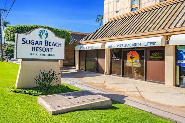Prime Location: Convenient Dining And Shopping Steps Away