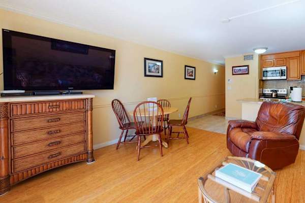 Open-Concept Living Lounge Perfect For Evening Movie Nights