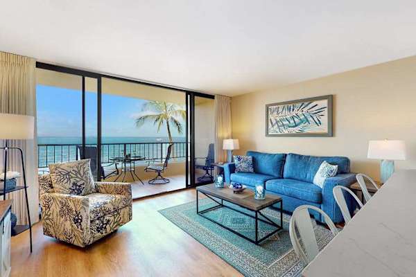 Bright Living With Endless Views