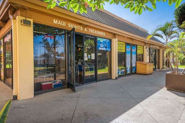 
Browse nearby local shops and boutiques to find unique island treasures, handmade gifts, and memorable Maui souvenirs.