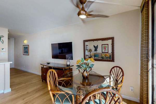 Dining room table over looking the marvelous views of Maui from the comfort of your home away from home.