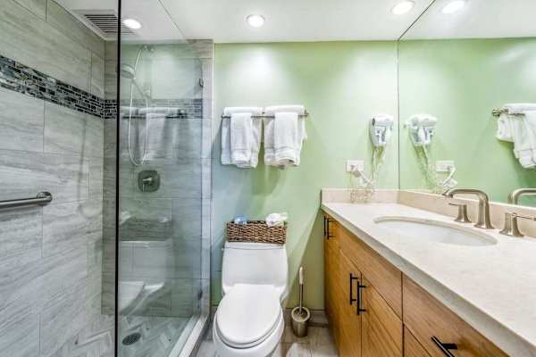Modern Bathroom Designed for Comfort