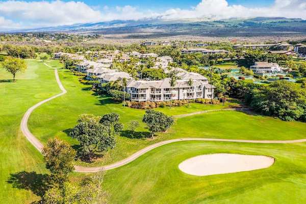 Luxurious Golf Course Location