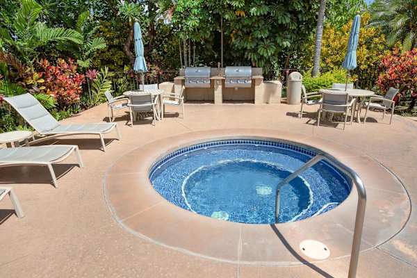 Relaxing Spa Pool 
