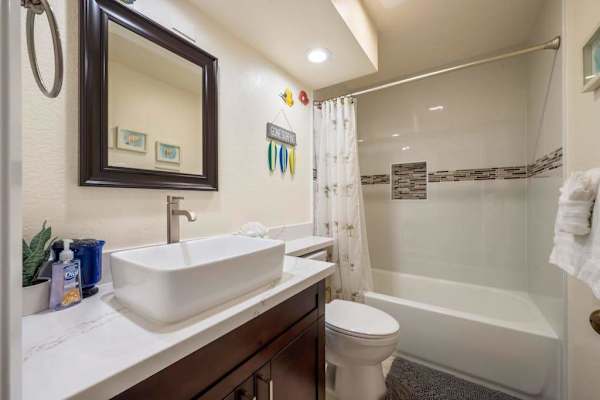 Guest Bathroom With Shower And Tub