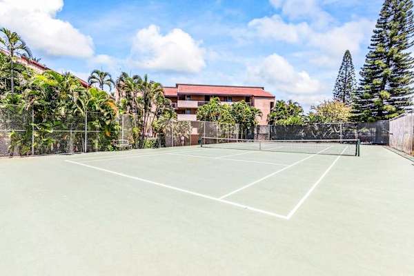 Community tennis court for friendly matches