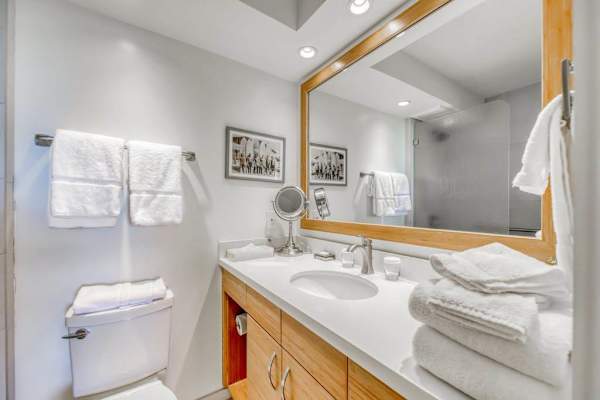 Freshen up in the second full bathroom