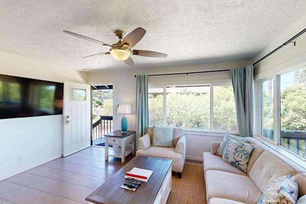 Sunlit Living Space To Unwind