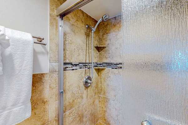 Spa Style Walk In Shower Retreat 