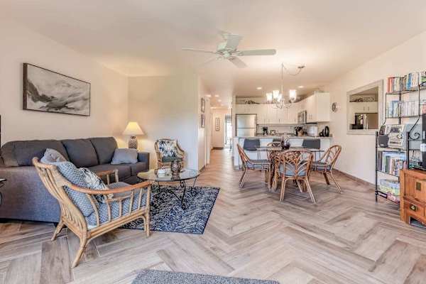 Spacious Coastal Living Retreat