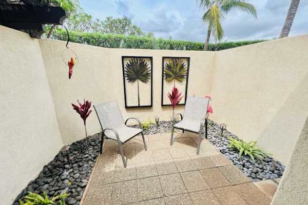 Private Porch Seating Retreat