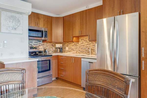 Chef's Kitchen With Premium Appliances