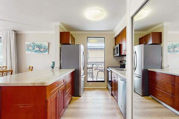 Modern Kitchen Designed For Easy Cooking