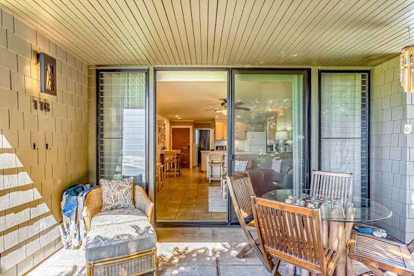 Covered Lanai Perfect For Outdoor Dining
