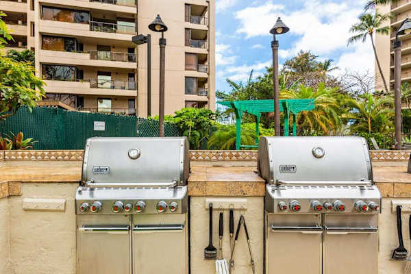 Premium Grilling Station For Outdoor Dining