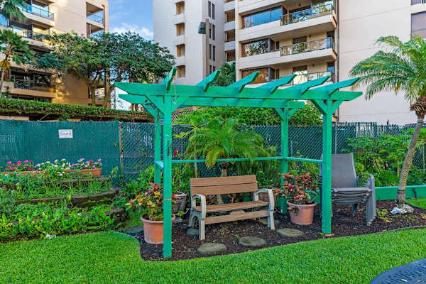 Peaceful Garden Gazebo For Tropical Relaxation