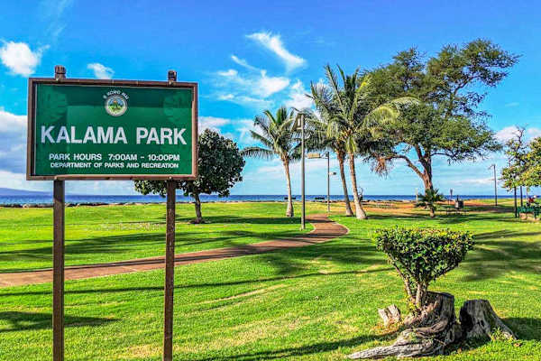 Located right across from scenic Kalama Park and oceanfront activities