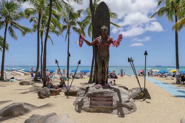 Visit the iconic Duke Kahanamoku Statue, one of Waikiki's most famous beachfront landmarks.
