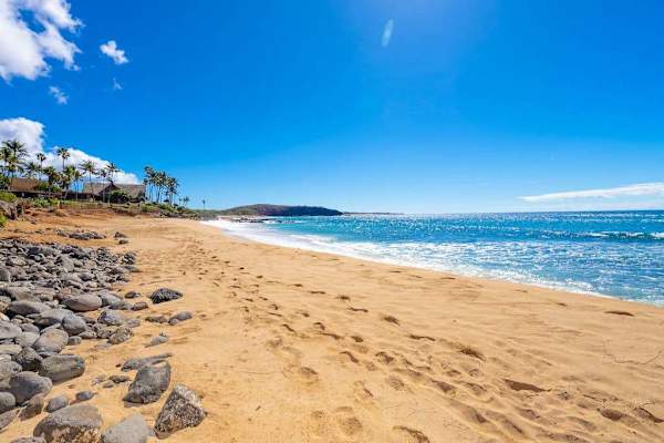 Breathtaking ocean views create a peaceful backdrop for unforgettable island getaways daily